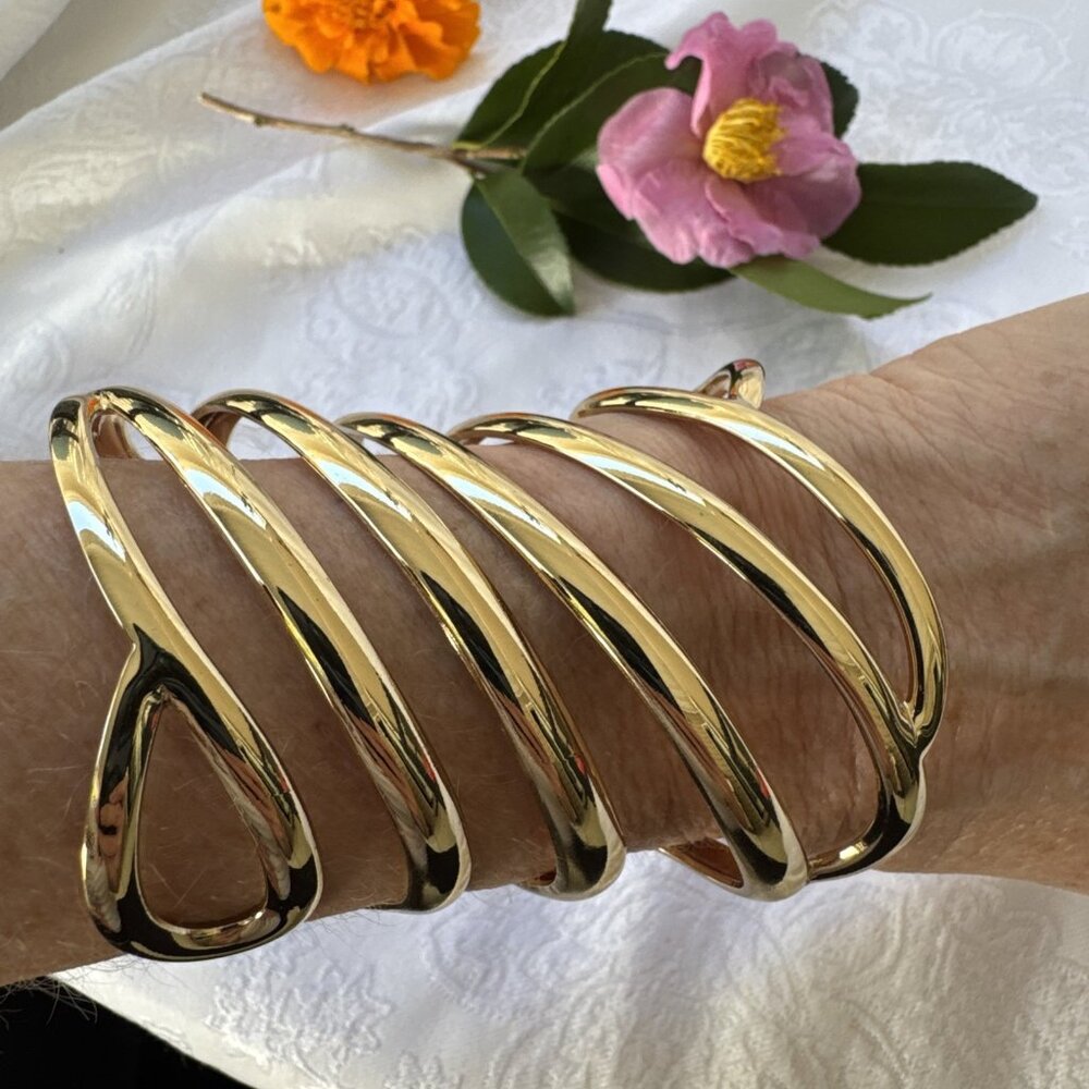 NEW Macy's Goldtone Cuff Coil Bracelet Chic Women Party Vacation Jewelry Gift